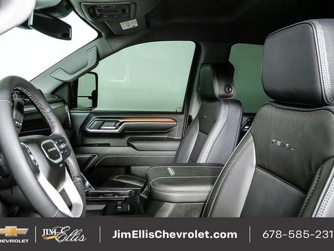 Used 2025 GMC Sierra 2500 Denali image 6