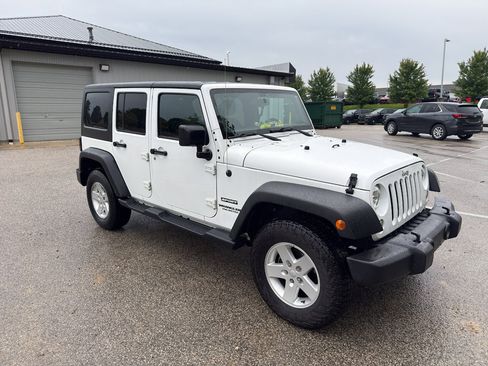 Used 2017 Jeep Wrangler Unlimited Sport w/ Quick Order Package 24S AWD/4WD image 7
