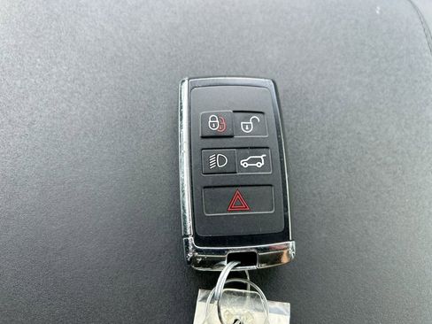 Used 2024 Land Rover Discovery S AWD/4WD image 42