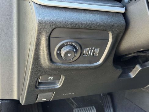Used 2025 Jeep Grand Cherokee L Limited w/ Trailer Tow Package AWD/4WD image 11