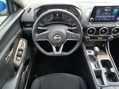Used 2025 Nissan Sentra SV FWD image 11