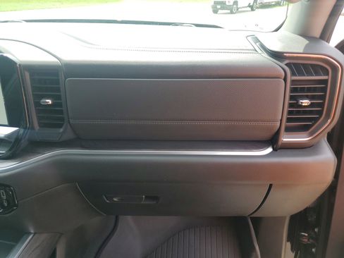 Used 2022 Chevrolet Silverado 1500 LTZ image 34