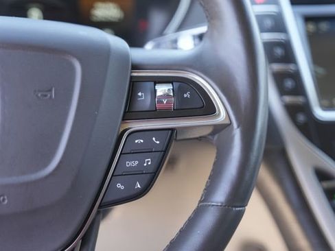 Used 2019 Lincoln Nautilus Select image 23