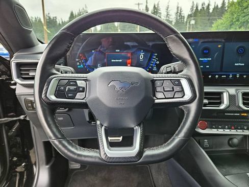 Used 2025 Ford Mustang Premium RWD image 31
