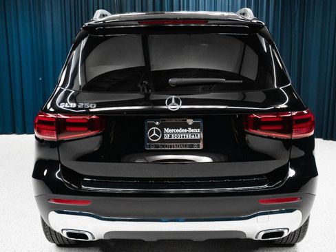 Used 2026 Mercedes-Benz GLB 250 image 6