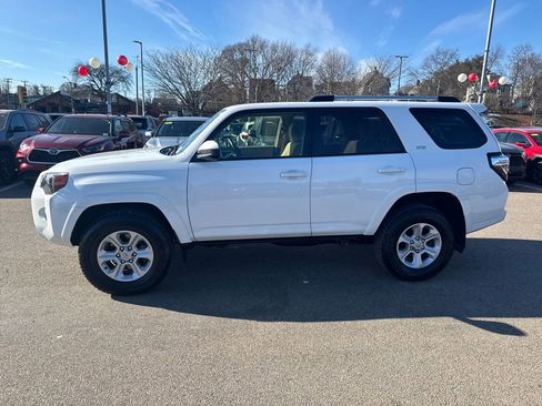 Used 2024 Toyota 4Runner SR5 image 4
