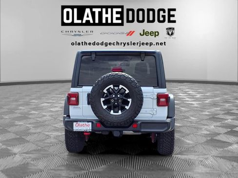 Used 2025 Jeep Wrangler Unlimited Rubicon AWD/4WD image 27