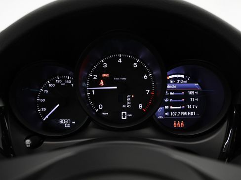 Used 2023 Porsche Macan image 30