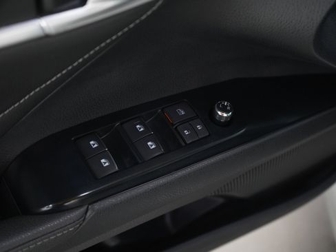 Used 2018 Toyota Camry XSE image 18