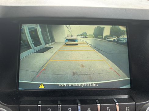 Used 2017 Chevrolet Equinox LT w/ Convenience Package FWD image 12