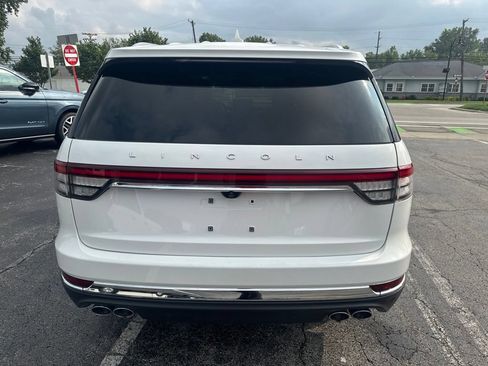 Used 2023 Lincoln Aviator AWD w/ Premium Package image 5