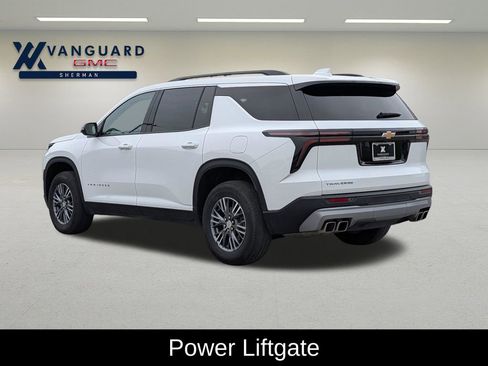 Used 2025 Chevrolet Traverse LT image 5