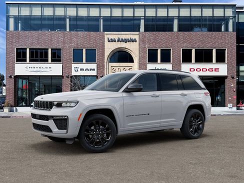 New 2026 Jeep Grand Cherokee Limited AWD/4WD image 2