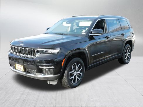 Used 2023 Jeep Grand Cherokee L Limited image 3