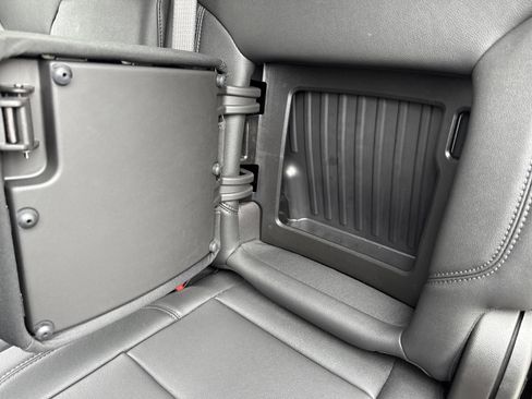 Used 2025 Chevrolet Silverado 1500 LT Trail Boss w/ Convenience Package II image 23