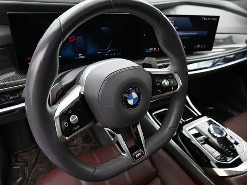 Used 2023 BMW 760i xDrive image 43