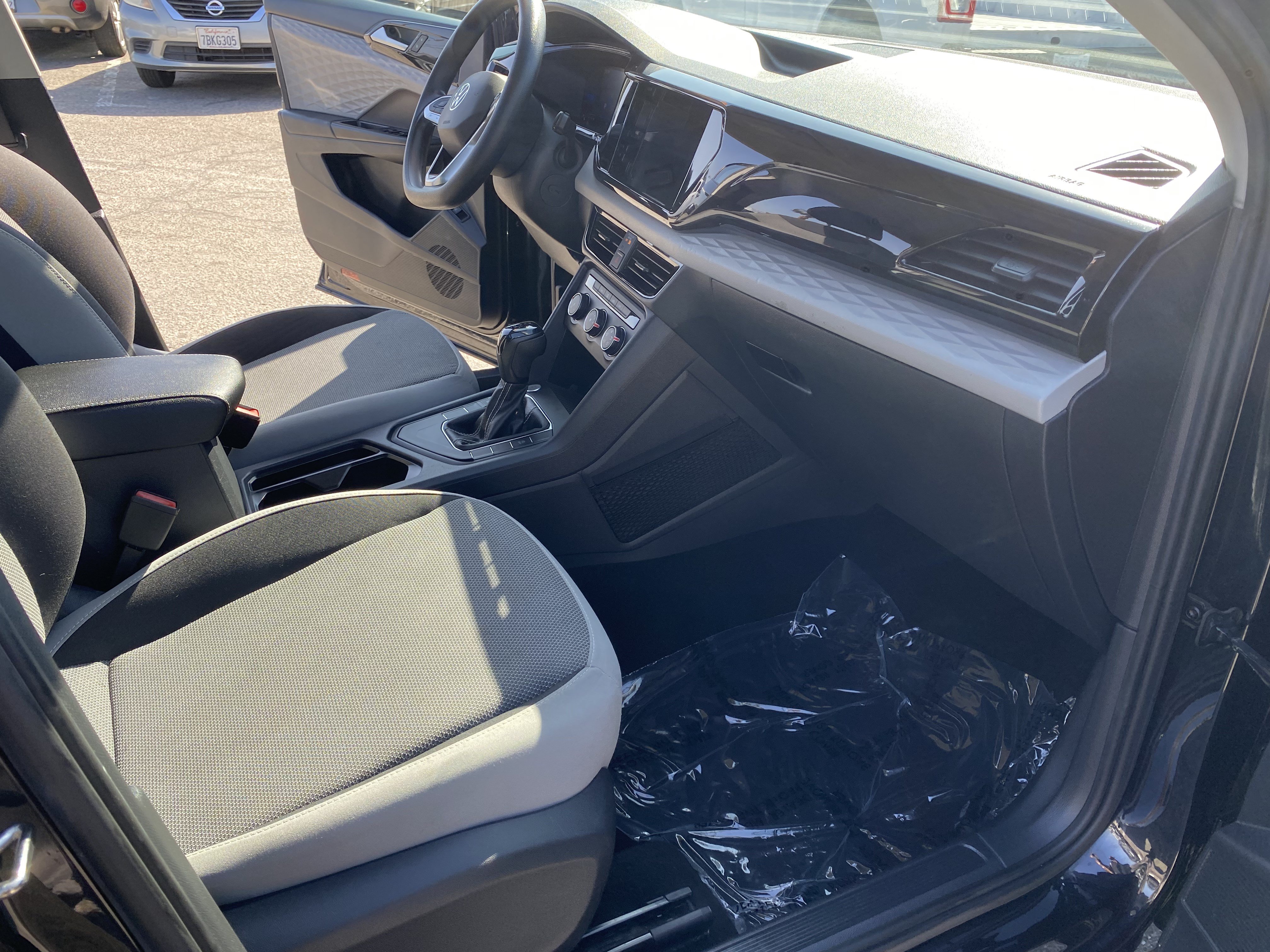 Used 2022 Volkswagen Taos S FWD image 21