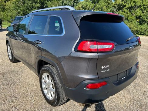 Used 2015 Jeep Cherokee Latitude w/ Cold Weather Group AWD/4WD image 3