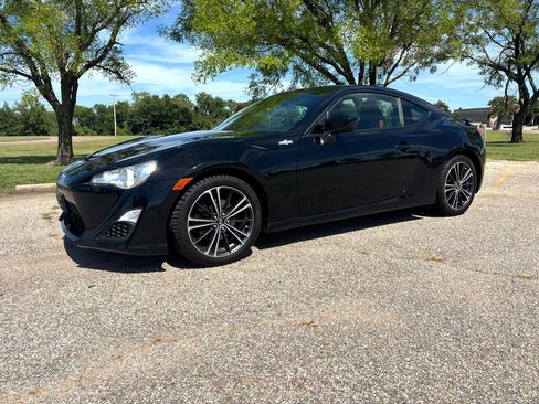 Used 2013 Scion FR-S 2dr Cpe Man (Natl) image 2