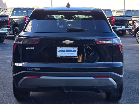 Used 2025 Chevrolet Equinox LT image 11
