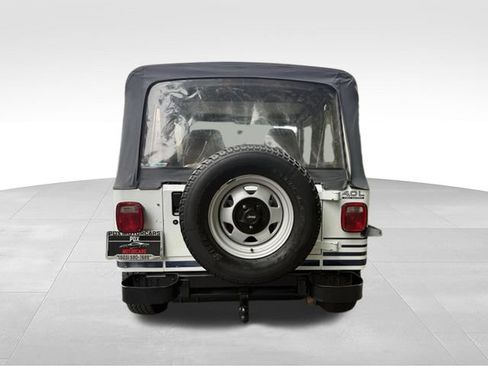 Used 1992 Jeep Wrangler Islander AWD/4WD image 4