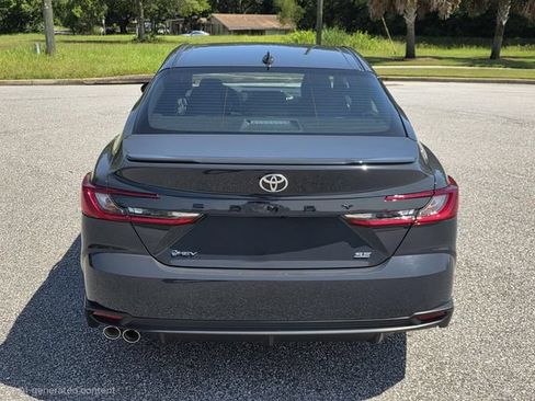 Used 2025 Toyota Camry SE w/ Convenience Package FWD image 3