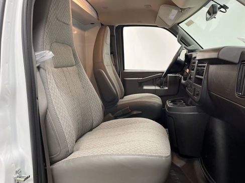 New 2025 Chevrolet Express 3500 Work Van w/ Power Convenience Package image 37