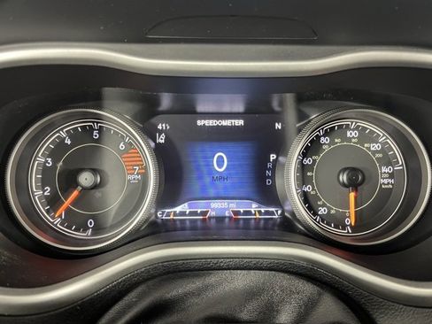 Used 2016 Jeep Cherokee Limited w/ Luxury Group image 16