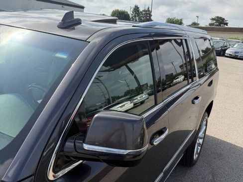 Used 2018 Cadillac Escalade ESV Premium Luxury AWD/4WD image 45