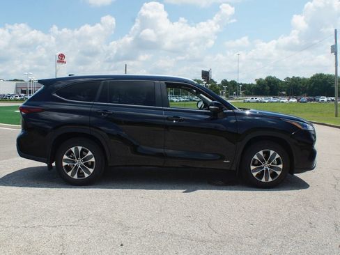Certified 2026 Toyota Highlander XLE AWD/4WD image 24