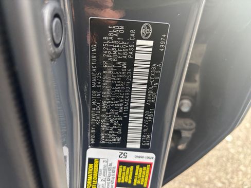 Used 2025 Toyota Camry SE image 27