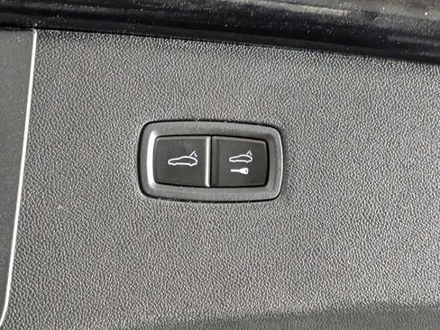 Certified 2025 Porsche Cayenne Coupe image 17