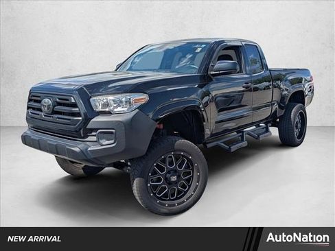 Used 2019 Toyota Tacoma SR image 1