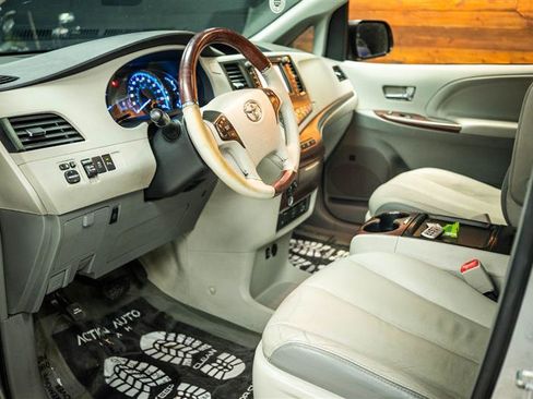 Used 2012 Toyota Sienna Limited w/ Premium Pkg FWD image 9