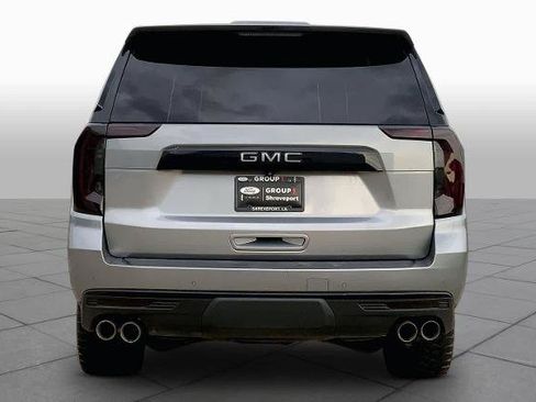 Used 2024 GMC Yukon XL Denali AWD/4WD image 5
