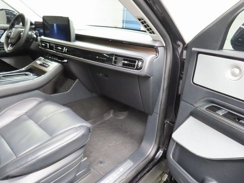 Used 2025 Lincoln Aviator Reserve w/ Equipment Group 201A image 35