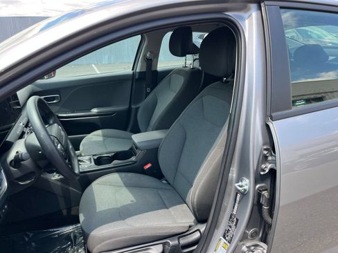 Used 2025 Kia K4 FWD image 36