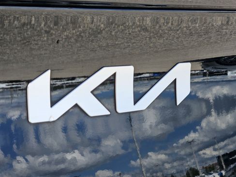 Used 2023 Kia Sportage EX FWD image 15