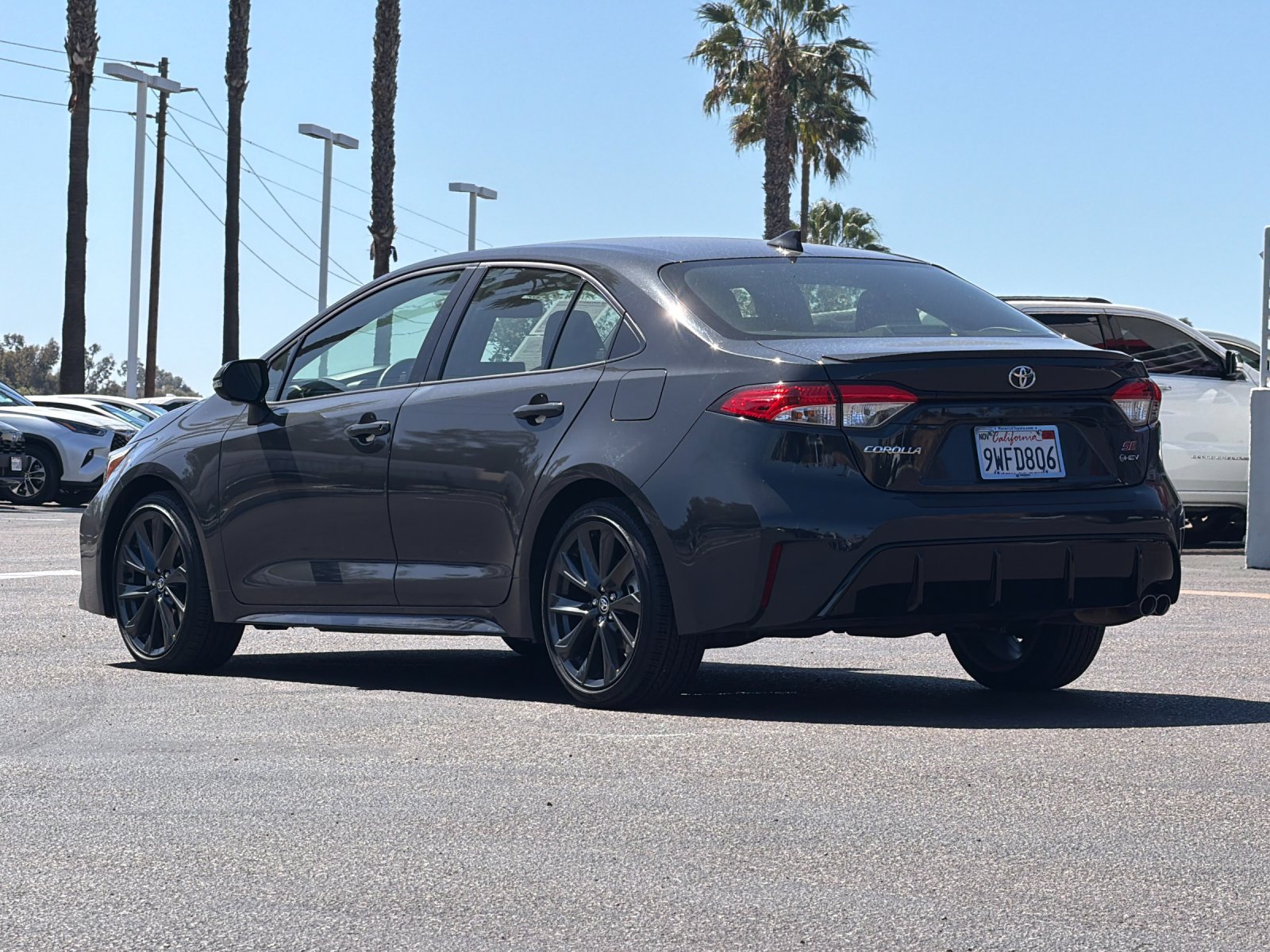 Used 2026 Toyota Corolla SE FWD image 3