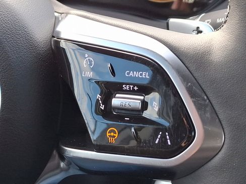 New 2024 Jaguar E-PACE R-Dynamic SE image 18