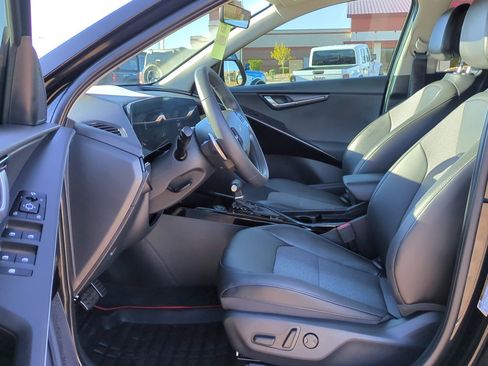 Used 2024 Kia Niro EX Touring image 14