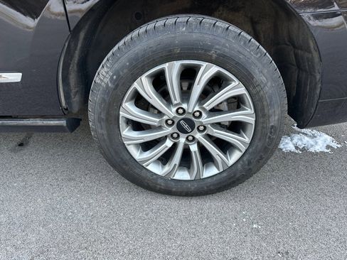 Used 2024 Lincoln Navigator L 4WD image 13