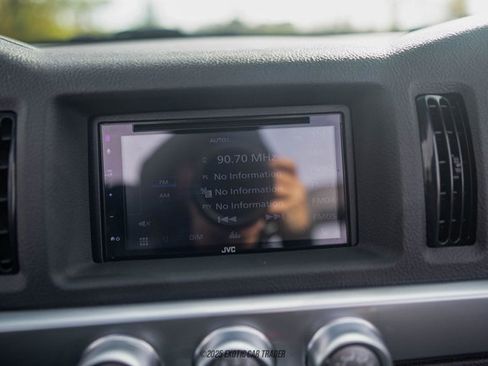 Used 2005 Chevrolet SSR w/ Preferred Equipment Group image 45