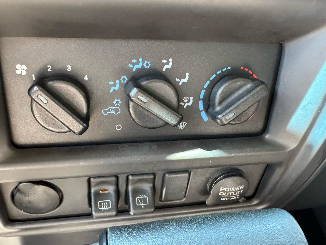 Used 2000 Jeep Cherokee Sport AWD/4WD image 20