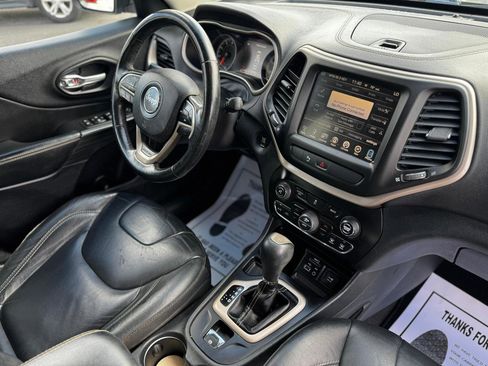 Used 2016 Jeep Cherokee Limited image 17