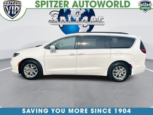 Certified 2022 Chrysler Pacifica Touring-L FWD image 6