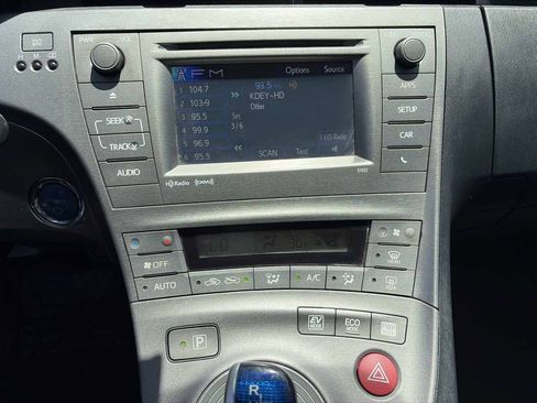 Used 2013 Toyota Prius Three FWD image 39