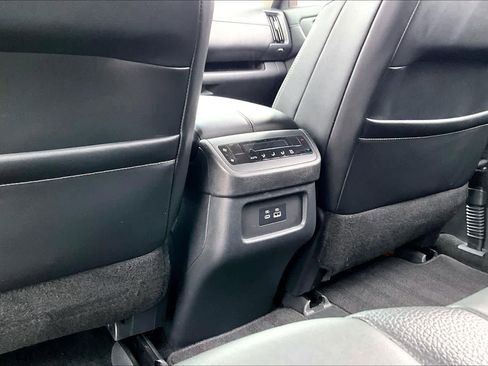 Used 2022 Nissan Pathfinder SL image 34