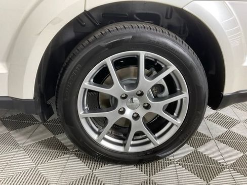 Used 2015 Dodge Journey R/T w/ Flexible Seating Group FWD image 9