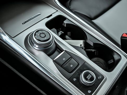 Used 2023 Ford Explorer XLT w/ Equipment Group 202A image 27